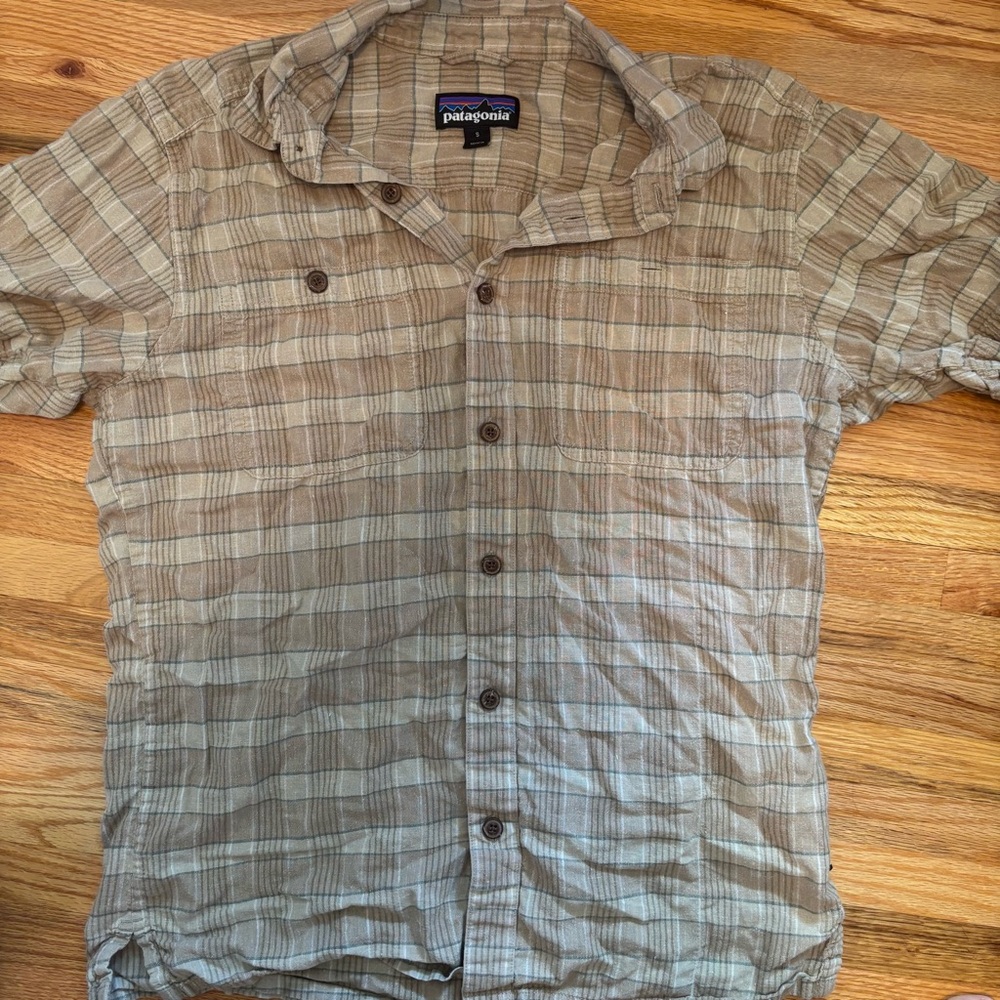 Patagonia Men's Tan Plaid Shirt